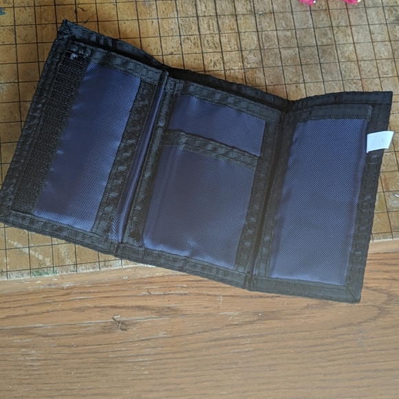 Dallas Cowboys Wallet - Picture 2 of 3